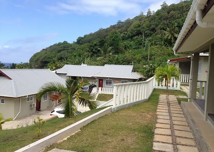 Surfers Self Catering Takamaka