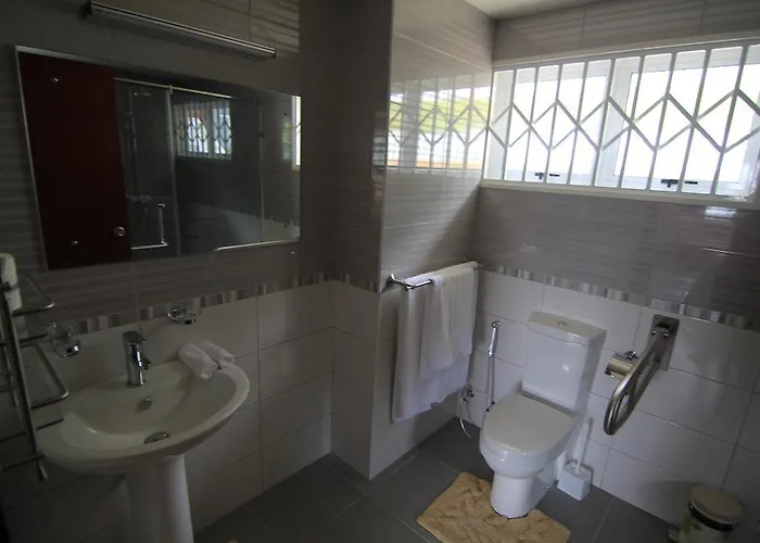 Chalet Surfers Self Catering *