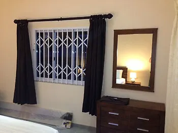 Surfers Self Catering Chalet *
