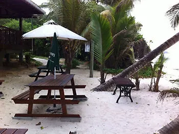 Surfers Self Catering * Takamaka