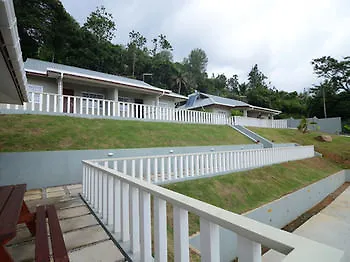 Chalet Surfers Self Catering Takamaka
