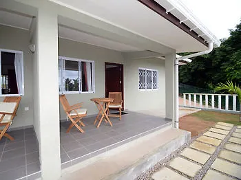 Chalet Surfers Self Catering Takamaka