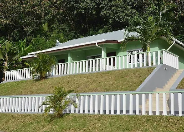 Surfers Self Catering Chalet *