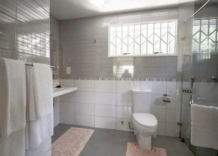 Surfers Self Catering * Takamaka
