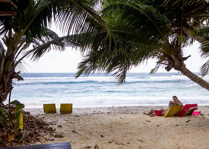 Surfers Self Catering Takamaka